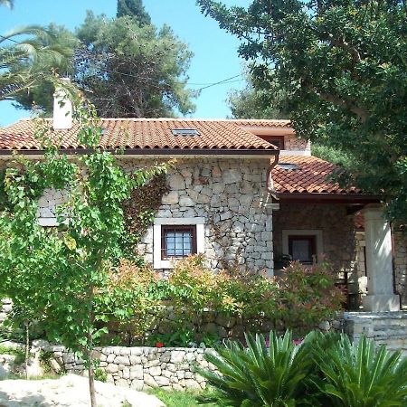 הוילה מאלי לוסיניי Stone House Retreat מראה חיצוני תמונה