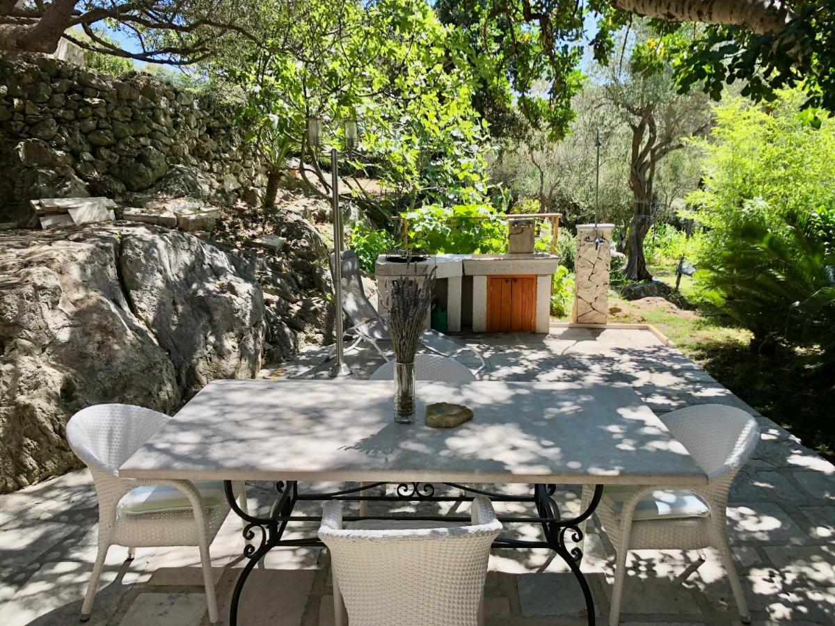 הוילה מאלי לוסיניי Stone House Retreat מראה חיצוני תמונה