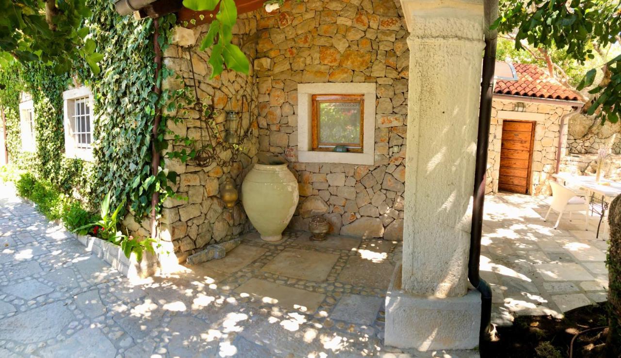 הוילה מאלי לוסיניי Stone House Retreat מראה חיצוני תמונה