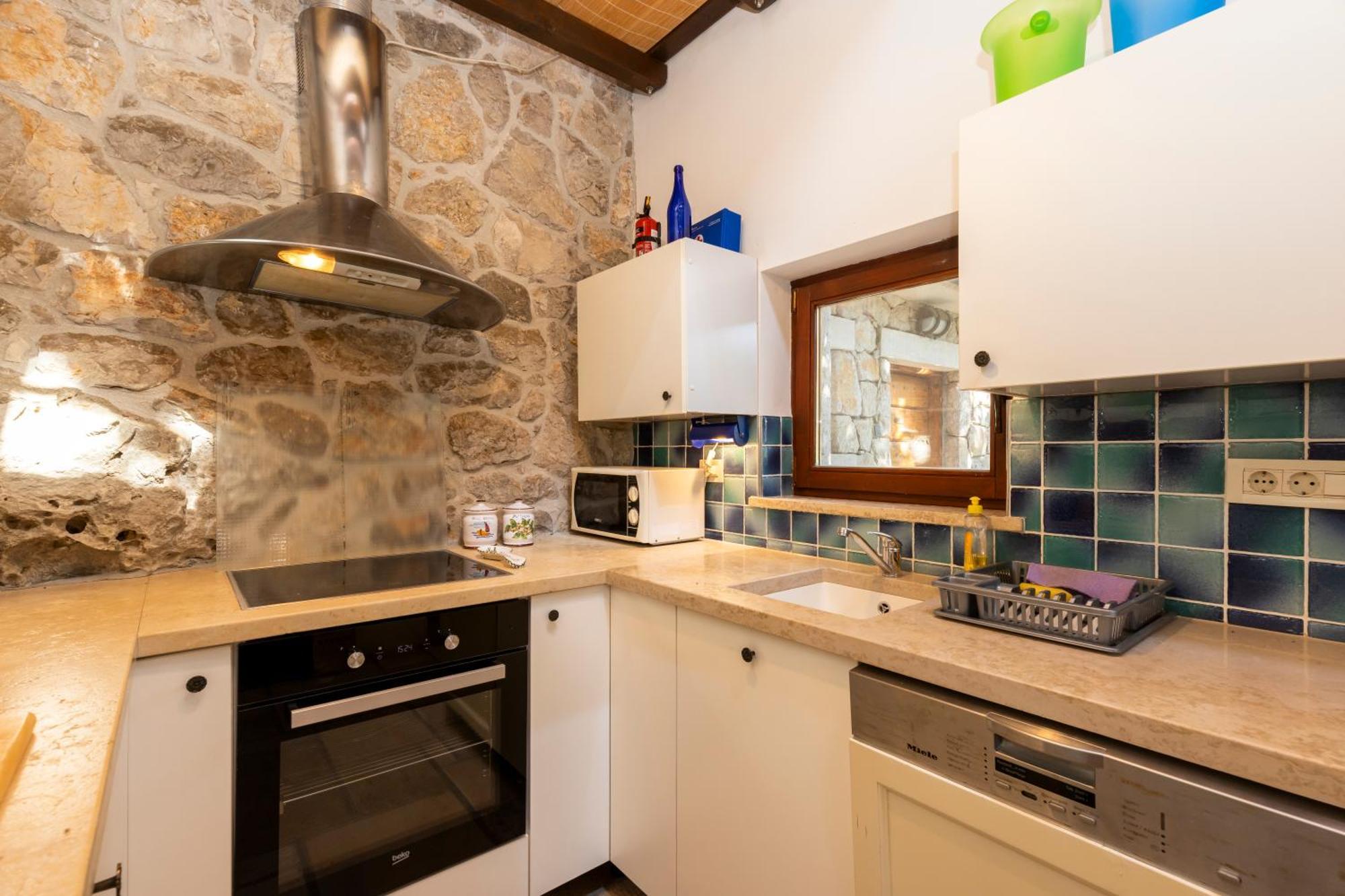 הוילה מאלי לוסיניי Stone House Retreat מראה חיצוני תמונה