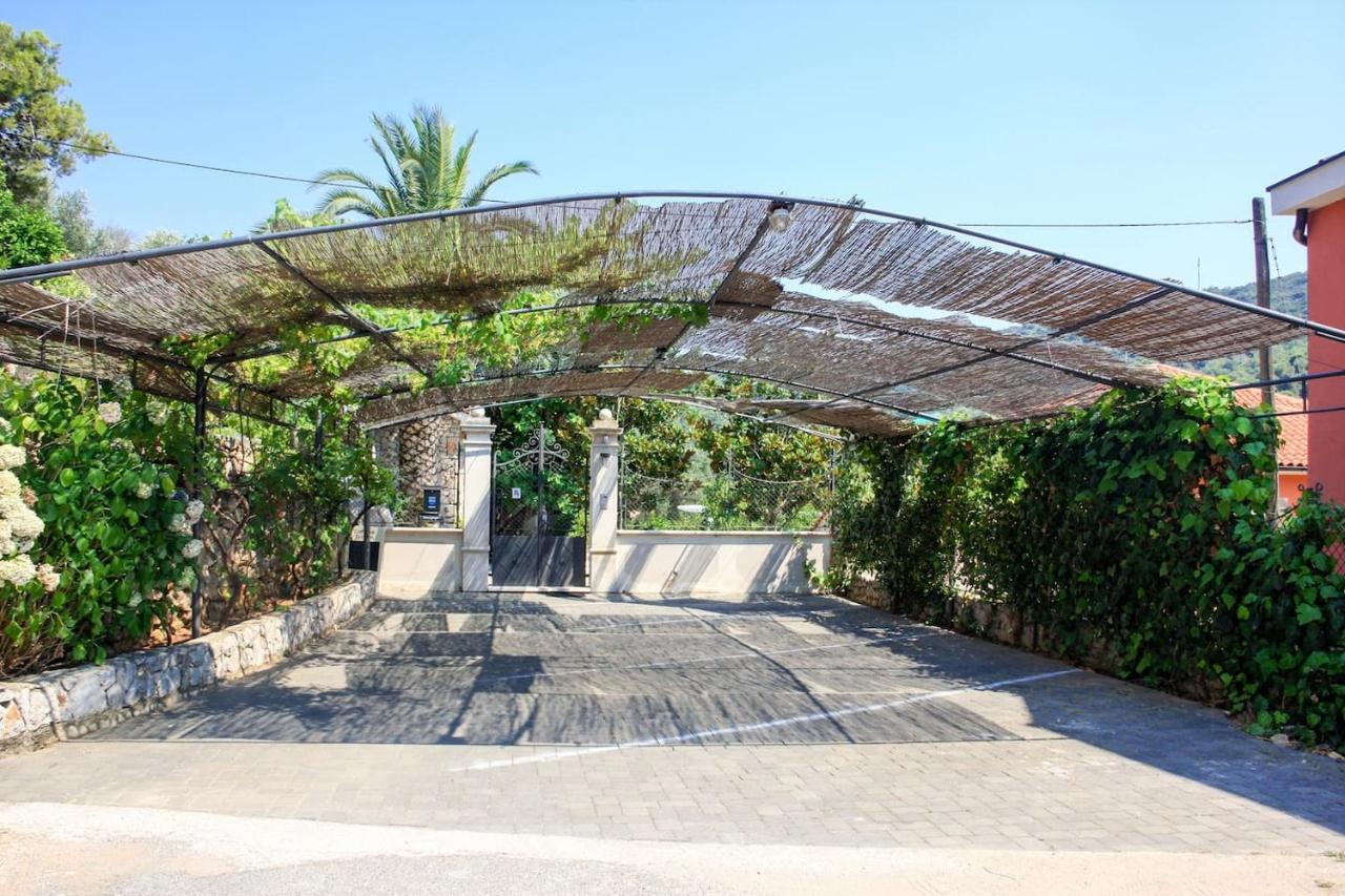 הוילה מאלי לוסיניי Stone House Retreat מראה חיצוני תמונה